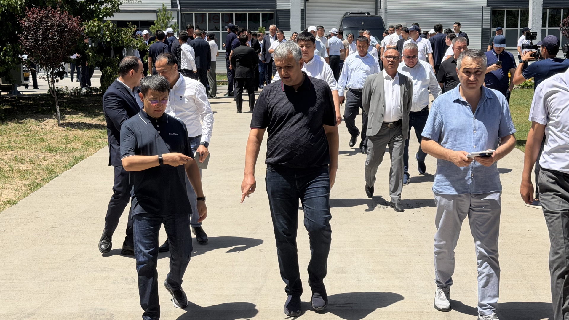 “O‘zkimyosanoat” AJ boshqaruvi raisi Chirchiq kimyo industrial texnoparkida tadbirkorlar bilan uchrashdi